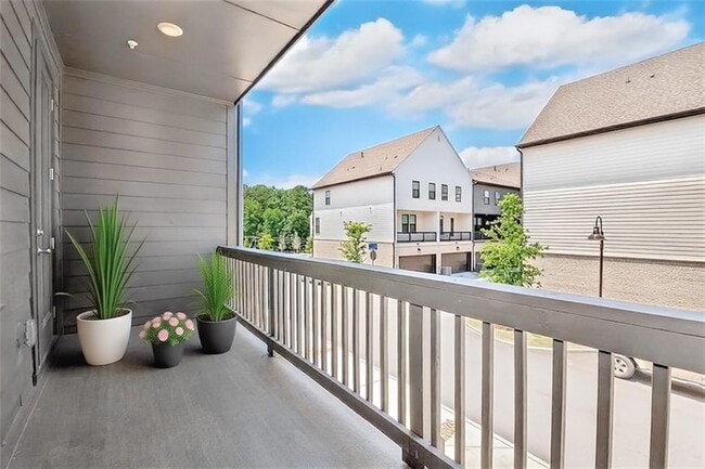 Building Photo - 6562 Beacon Dr