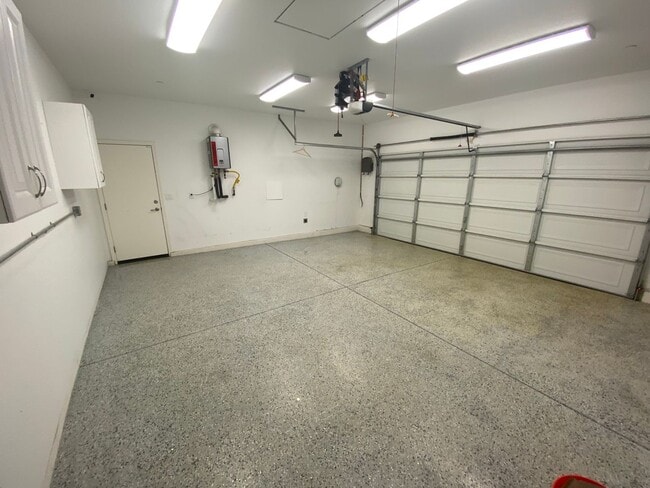 Building Photo - 4469 Hacienda Dr