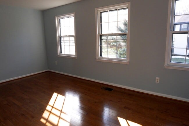 Building Photo - 2925 Espana Ct