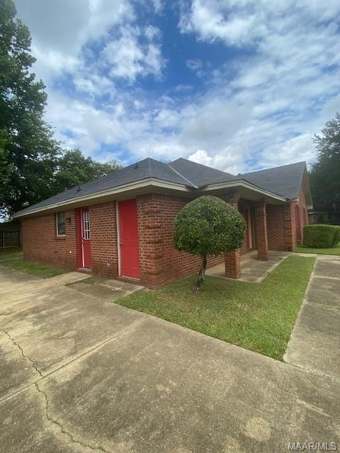 Building Photo - 2313 Cedarwood Ln