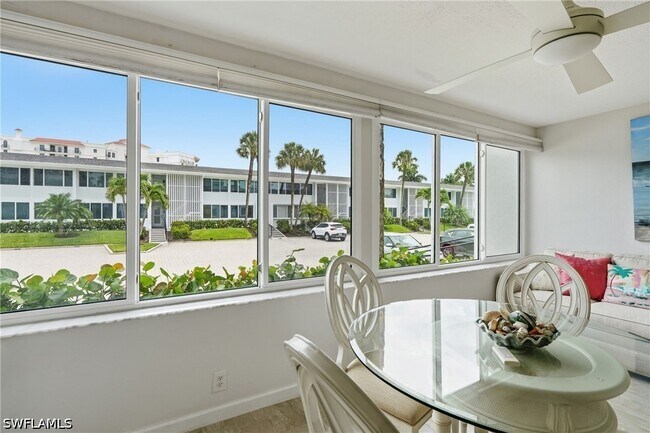 Building Photo - 1065 Gulf Shore Blvd N