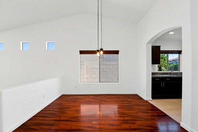 Building Photo - Well maintained 3 bedroom home in Cave Creek AZ - Available Today!