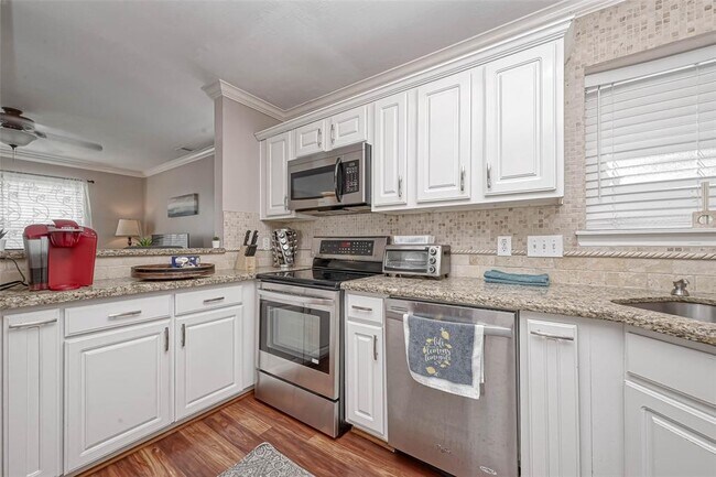 Building Photo - 1204 Andrews St