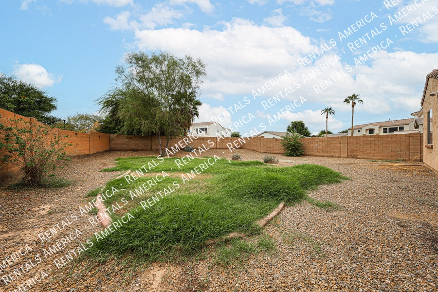 Building Photo - 6274 S View Ln