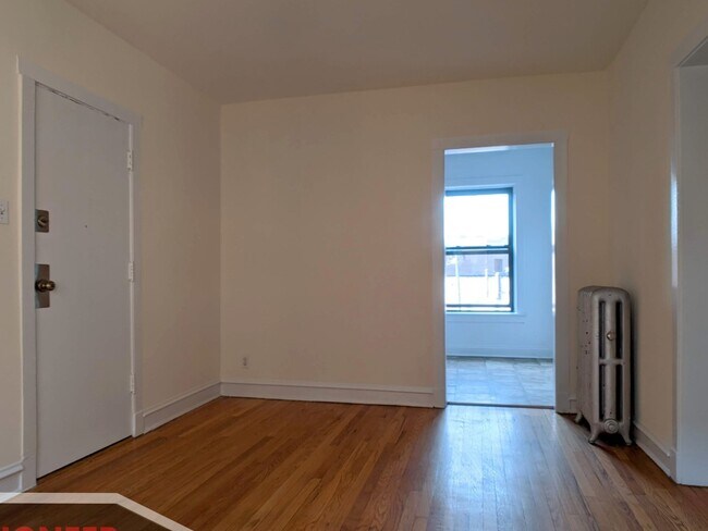 Building Photo - 2651 N Spaulding Ave