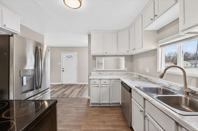 Building Photo - 3610 N Emerson Ave