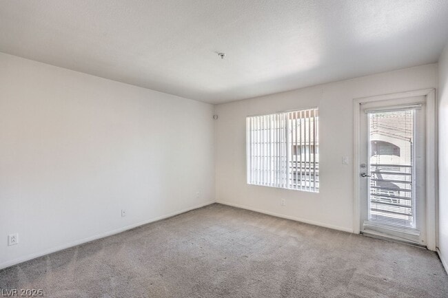 Building Photo - 2111 Sealion Dr