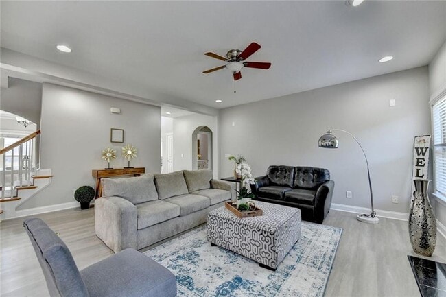 Building Photo - 4805 Shelbourne Dr
