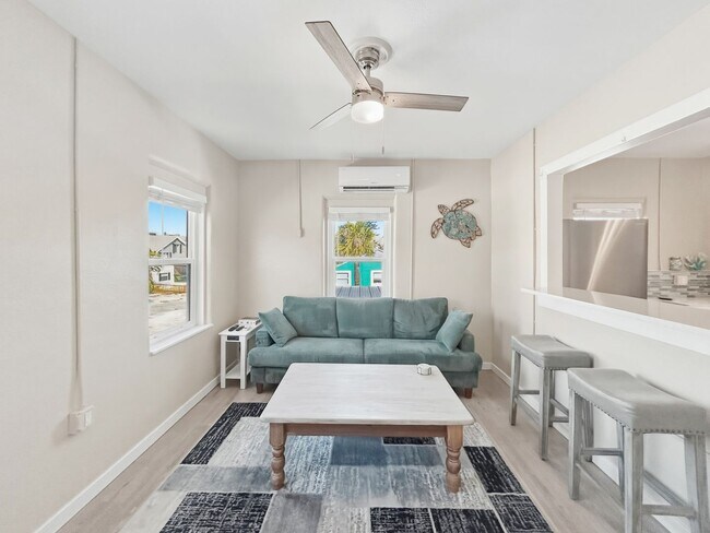 Building Photo - 14135 Palm St