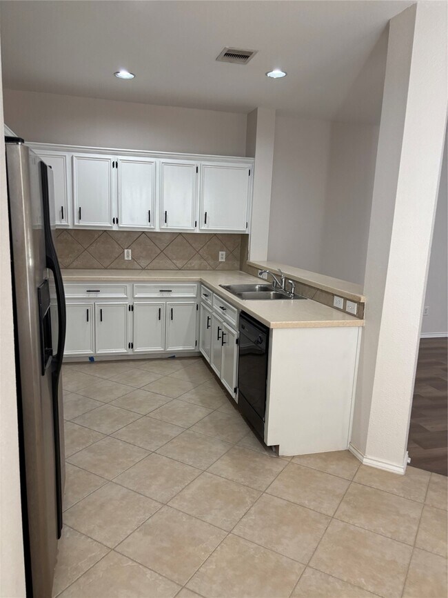 Building Photo - 1417 Paige St