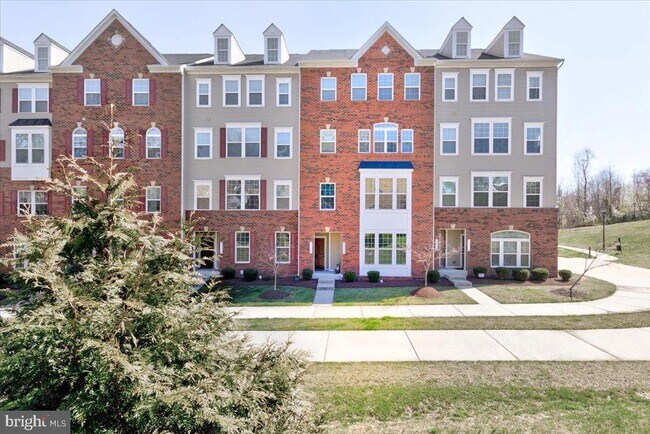 Building Photo - 3550 Briarwood Dr