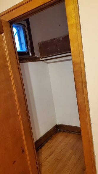 Bedroom Walk in Closet - 8057 S Sangamon St