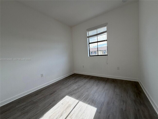 Building Photo - 10606 W 33rd Way