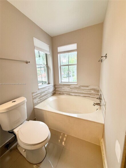 Building Photo - 1140 Oysterwood St