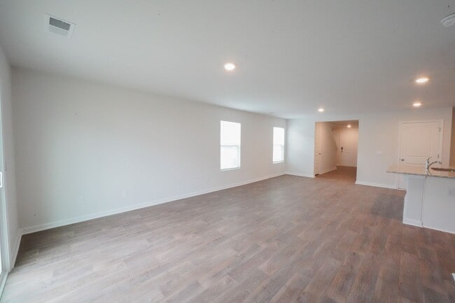 Building Photo - Available Soon!