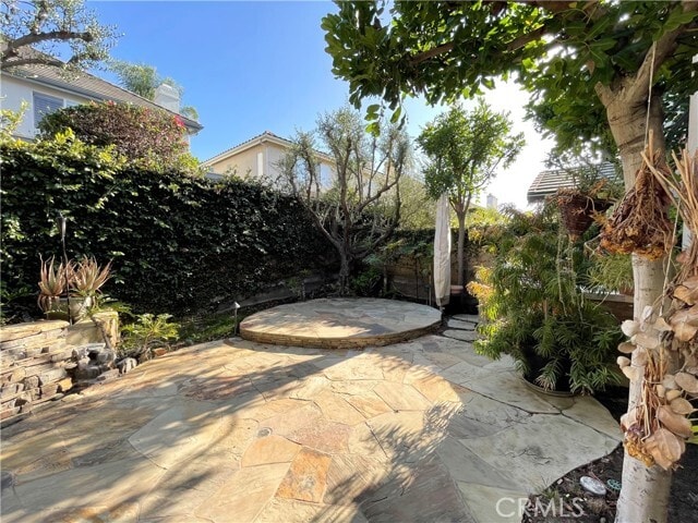 Building Photo - 16 Rosenblum