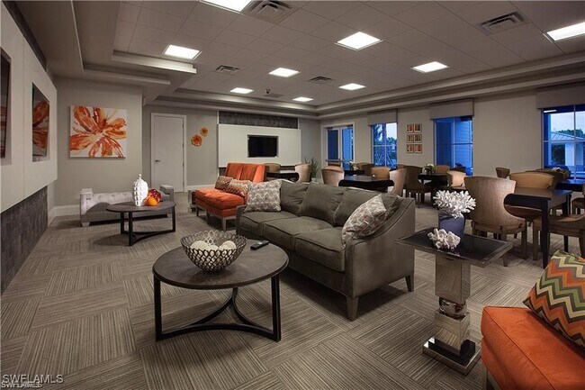 Building Photo - 2665 Vine Ave