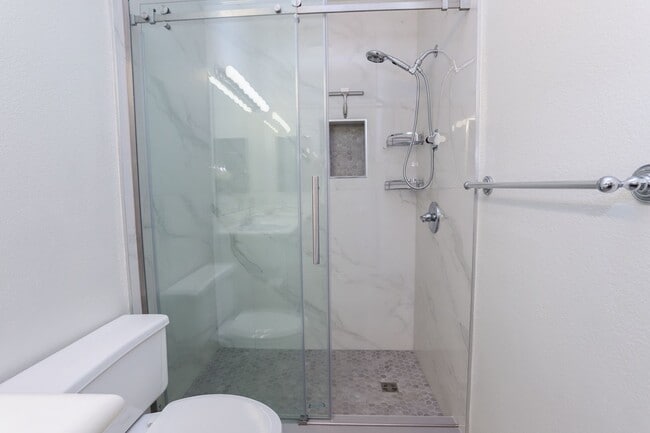 Building Photo - 3 Bed / 2.5 bath, three-level townhome with a bonus home office/den + EV charger in garage. YouTu...