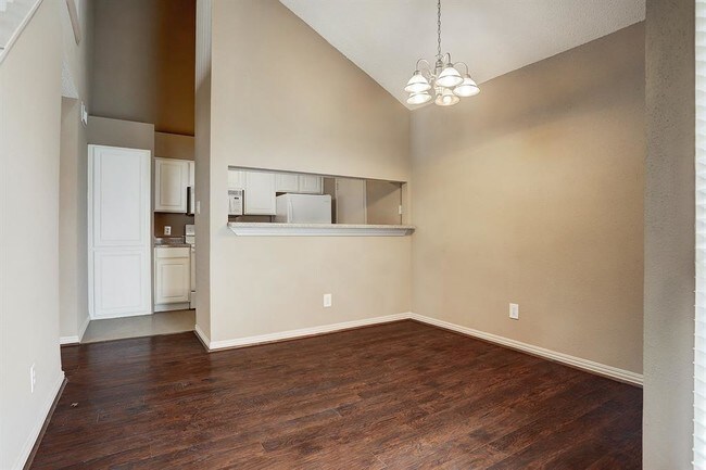 Building Photo - 2277 S Kirkwood Rd