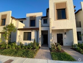 Building Photo - 408 NE 208th Terrace