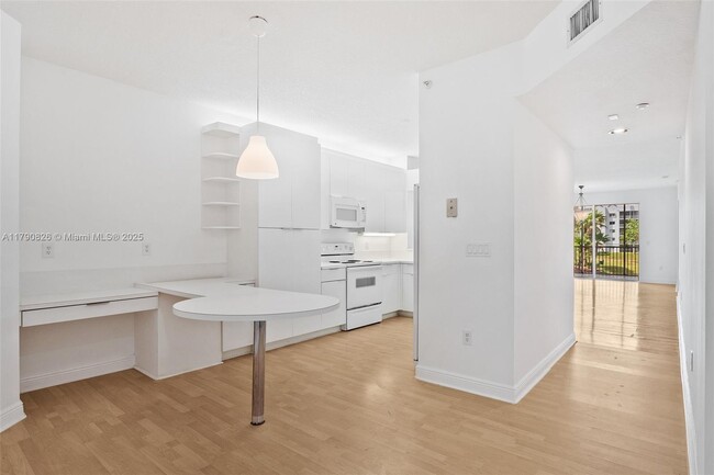 Building Photo - 10730 NW 66th St