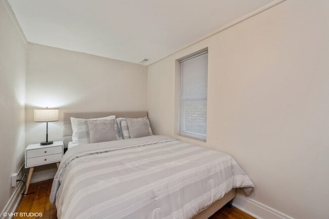Building Photo - 3010 N Albany Ave