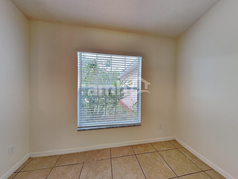 Building Photo - 12241 Woodglen Cir