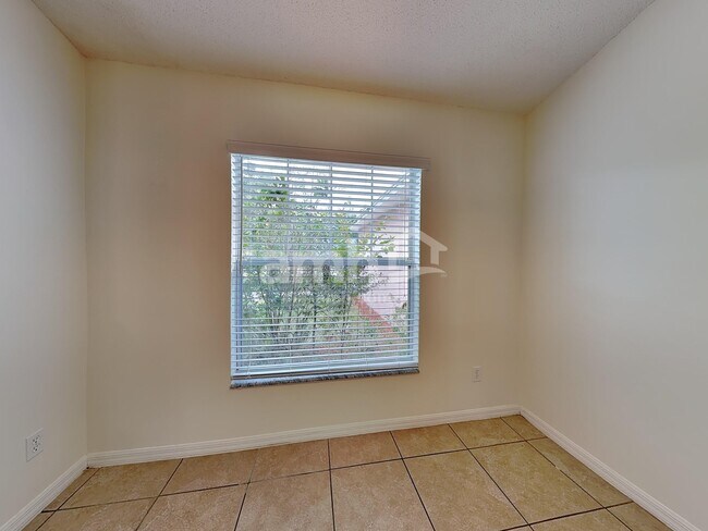 Building Photo - 12241 Woodglen Cir