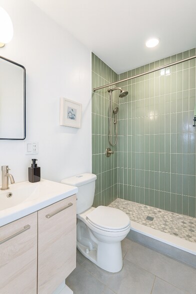 Building Photo - 23 Downing Pl