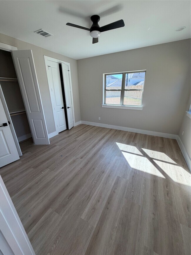 Building Photo - 20003 Venetto St