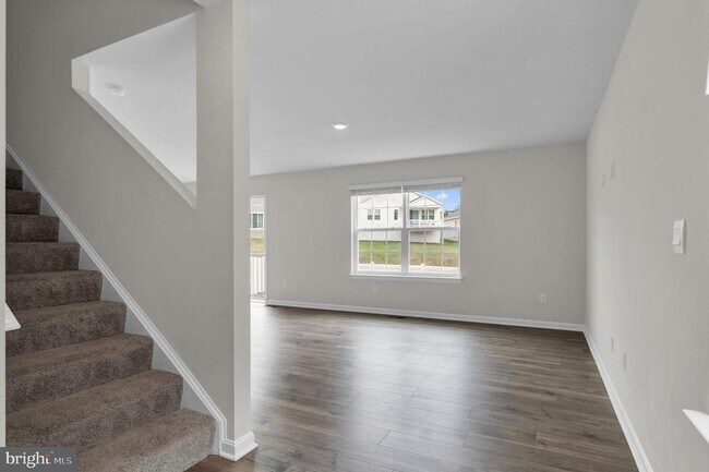 Building Photo - 3148 White Tail Dr