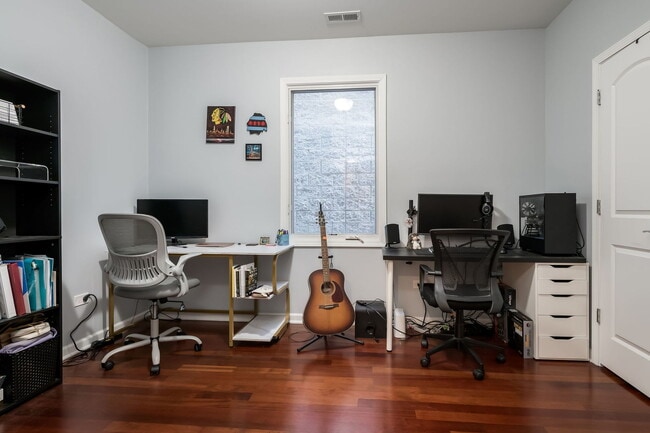 Building Photo - 6641 W Belmont Ave