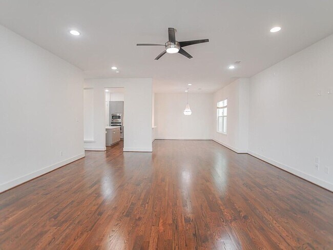 Building Photo - 2004 Rosedale St