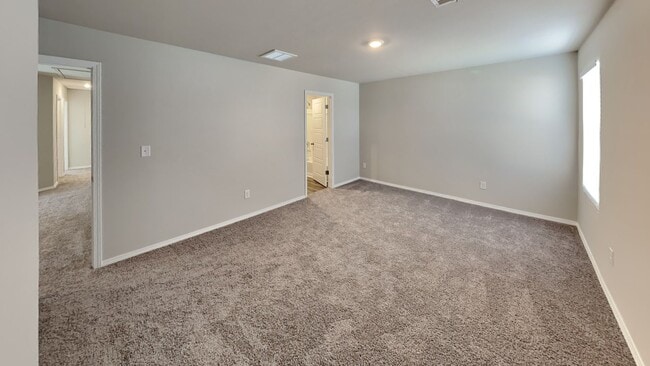 Building Photo - Very Nice and Spacious 4 Bedroom Home in Mustang Schools