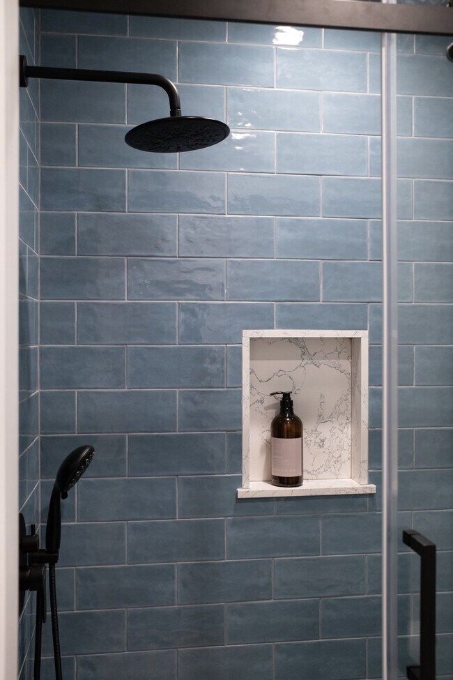 Building Photo - 15015 Lindhall Way