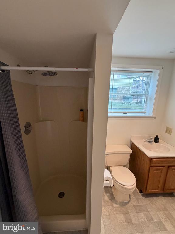 Building Photo - 281 Tall Oak Dr