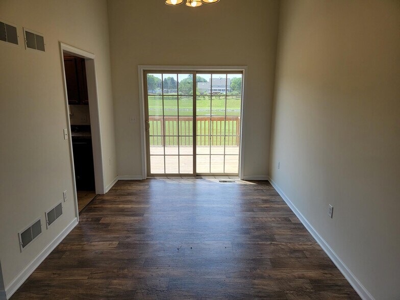 Building Photo - 336 Ashley Dr
