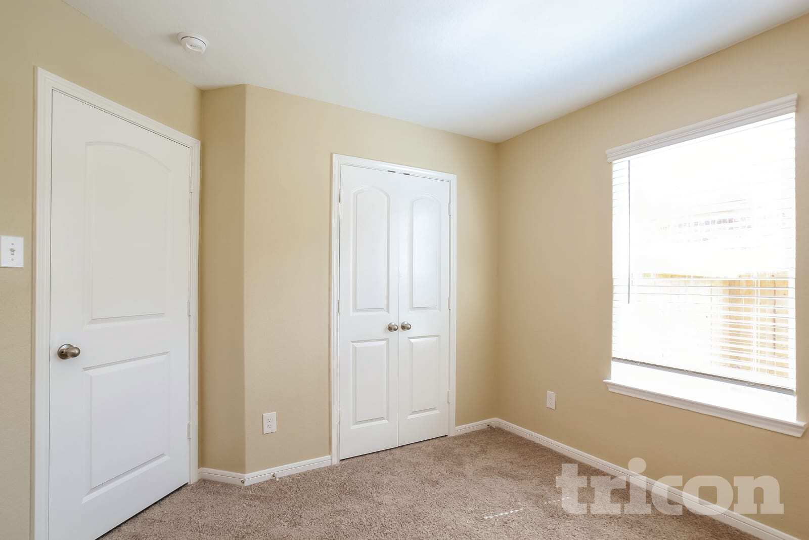 Building Photo - 316 Summer Horse Dr