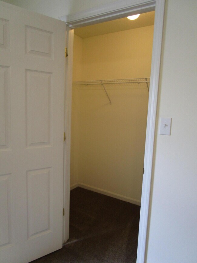 Building Photo - 5013 Roscoe Rdg