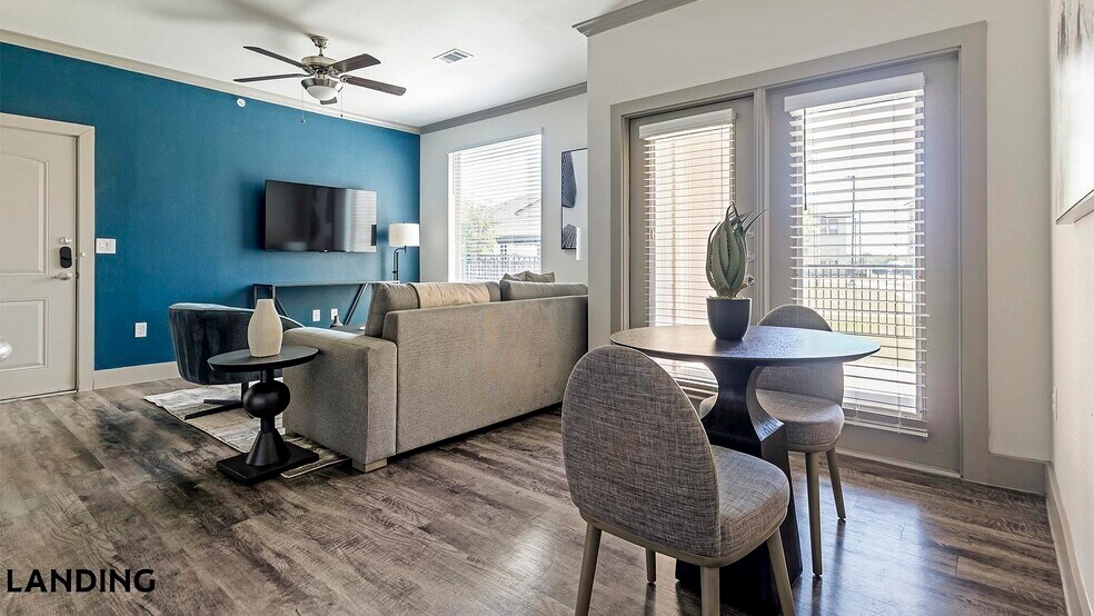 Building Photo - 12500 Shadowglen Trce