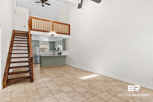 Building Photo - 200 Parma Dr