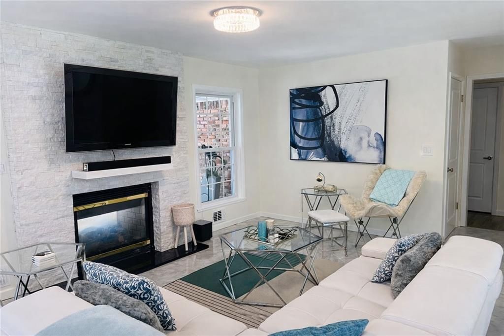 Building Photo - 2124 Zelda Dr NE