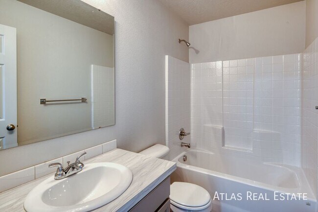 Building Photo - 12665 Lignite Dr