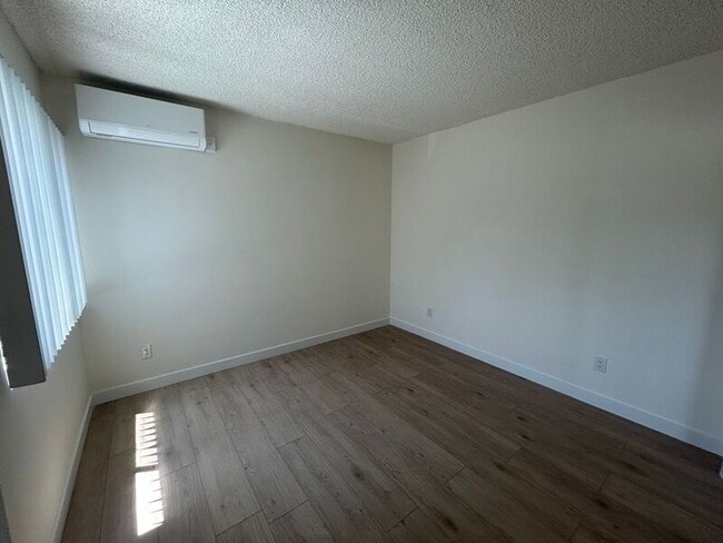 Building Photo - 10205 Pinewood Ave