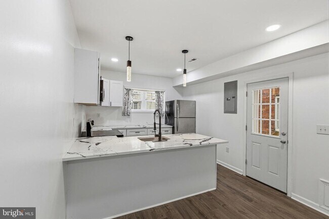 Building Photo - 2719 N 47th St