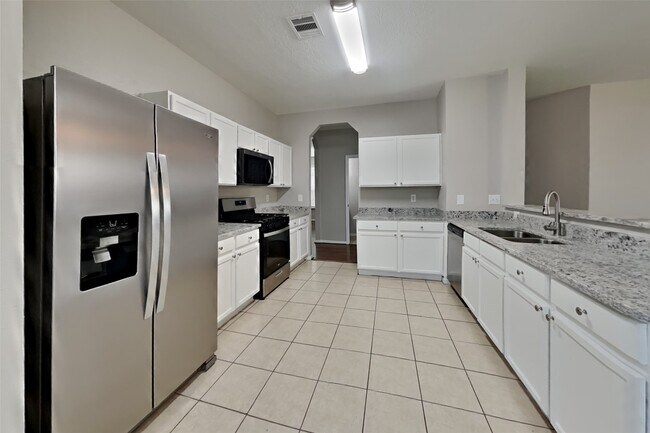 Building Photo - 22022 Willow Downs Dr