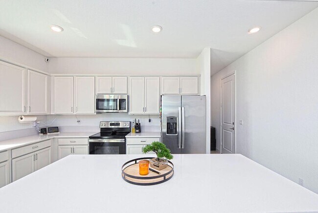 Building Photo - 12686 NW Copper Creek Dr