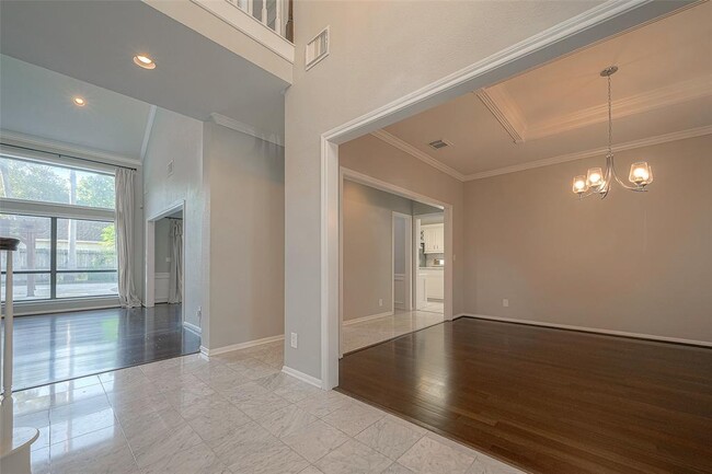 Building Photo - 15714 Sylvan Lake Dr