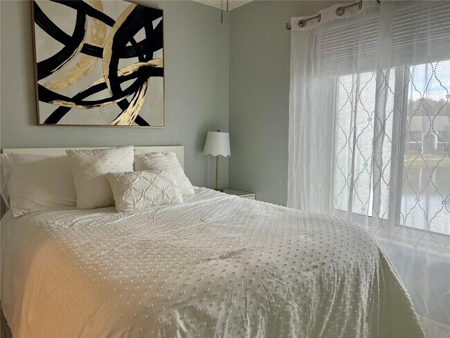 Building Photo - 1151 Pine Ridge Cir W