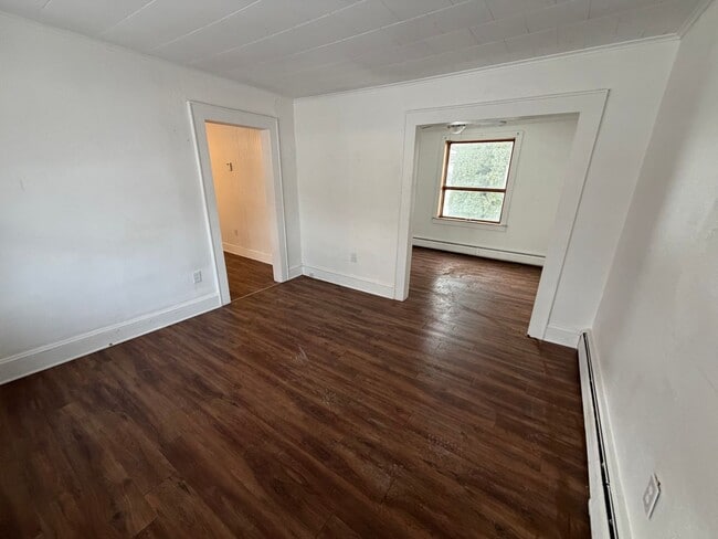 Building Photo - Single Family 3 Bedroom